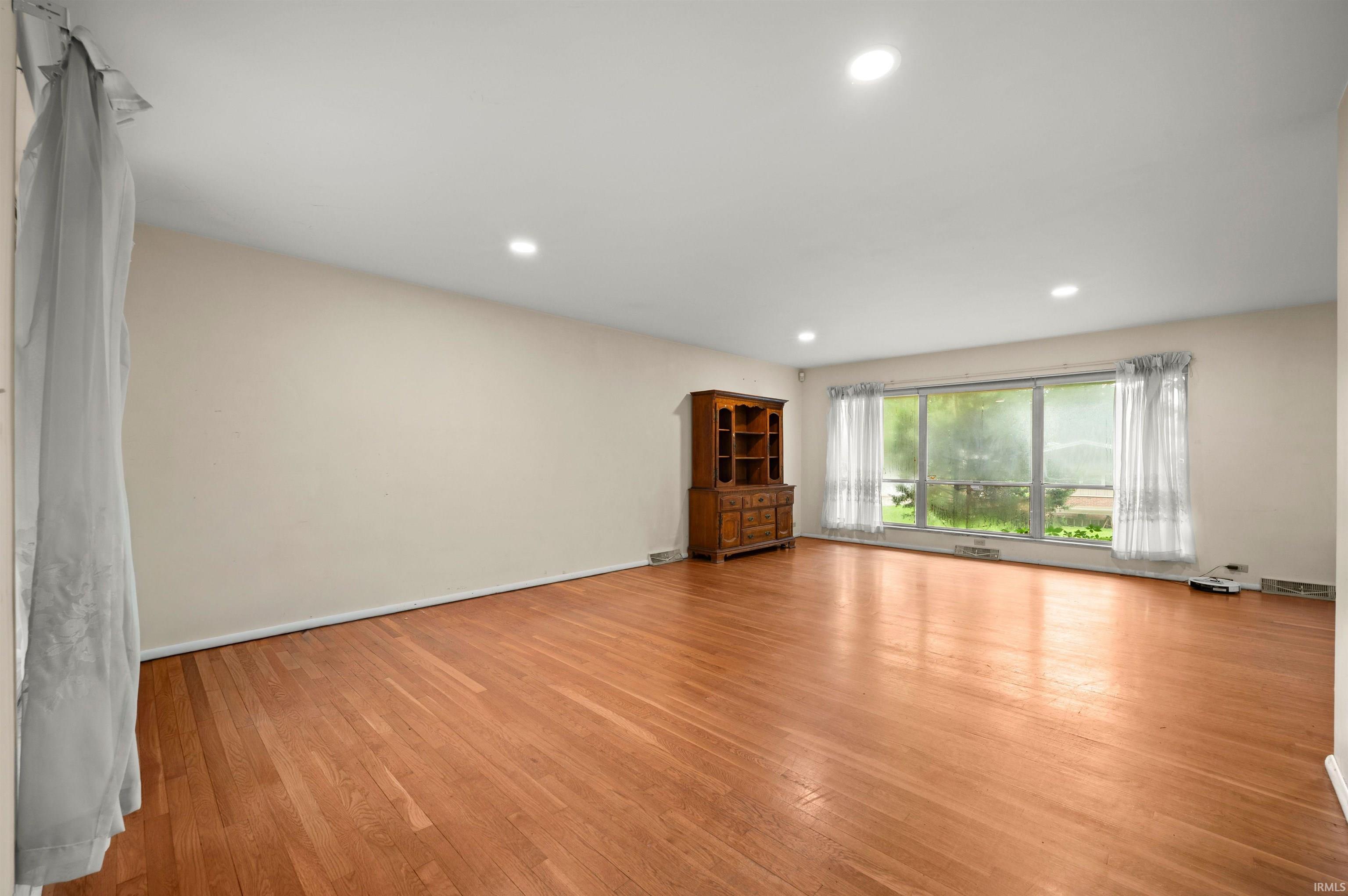 52585 Brooktrails Drive South Bend IN 46637