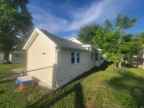 816 N Hickory Dunkirk IN 47336