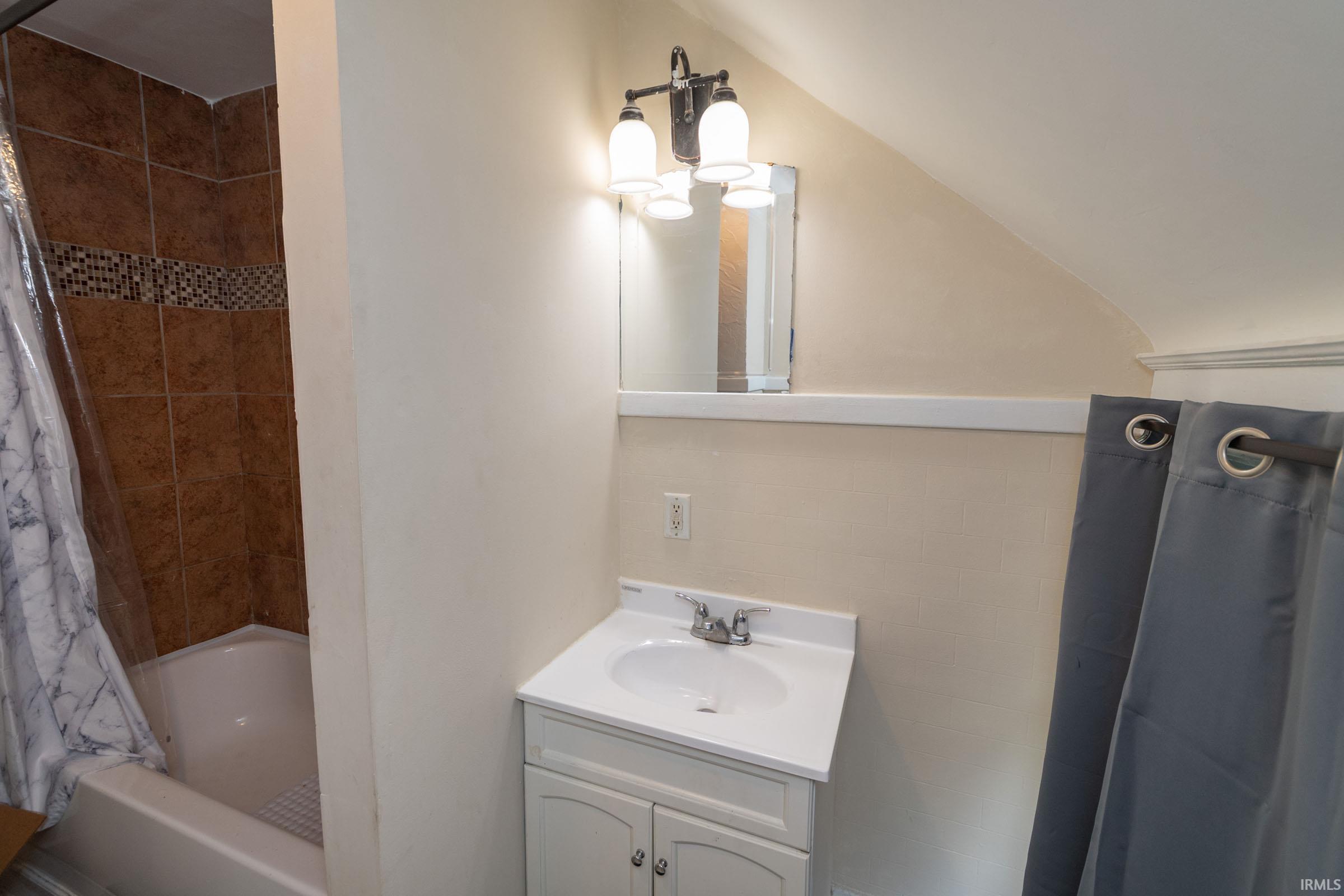 324 E 12th Street Mishawaka IN 46544