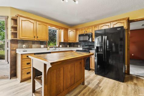 1331 N Finlandia Way Albion IN 46701