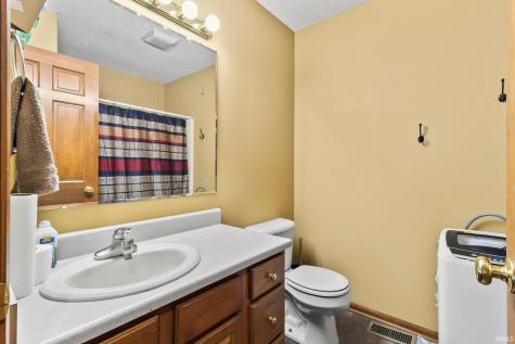 1331 N Finlandia Way Albion IN 46701