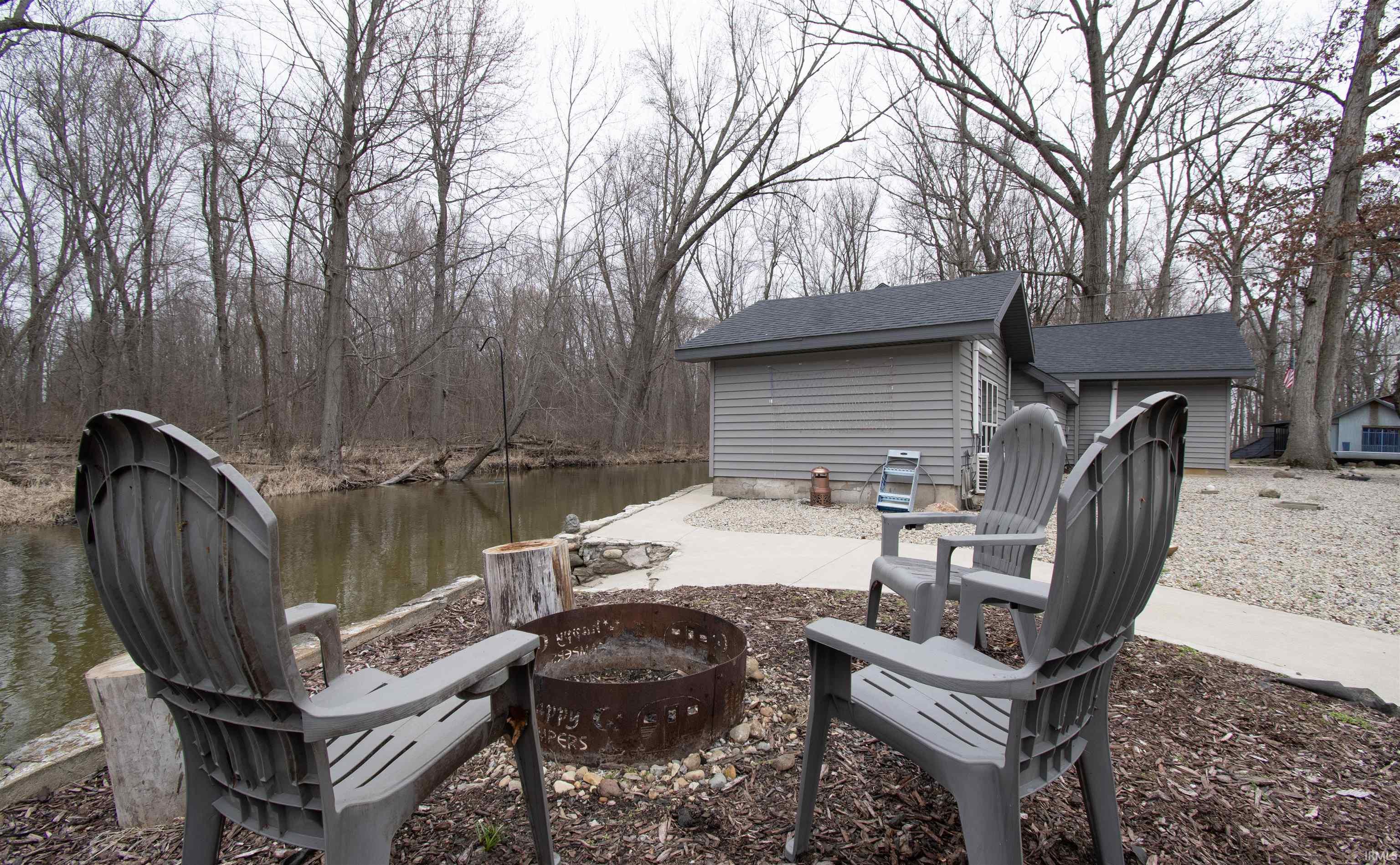 2008 E Riverside Drive Warsaw IN 46582