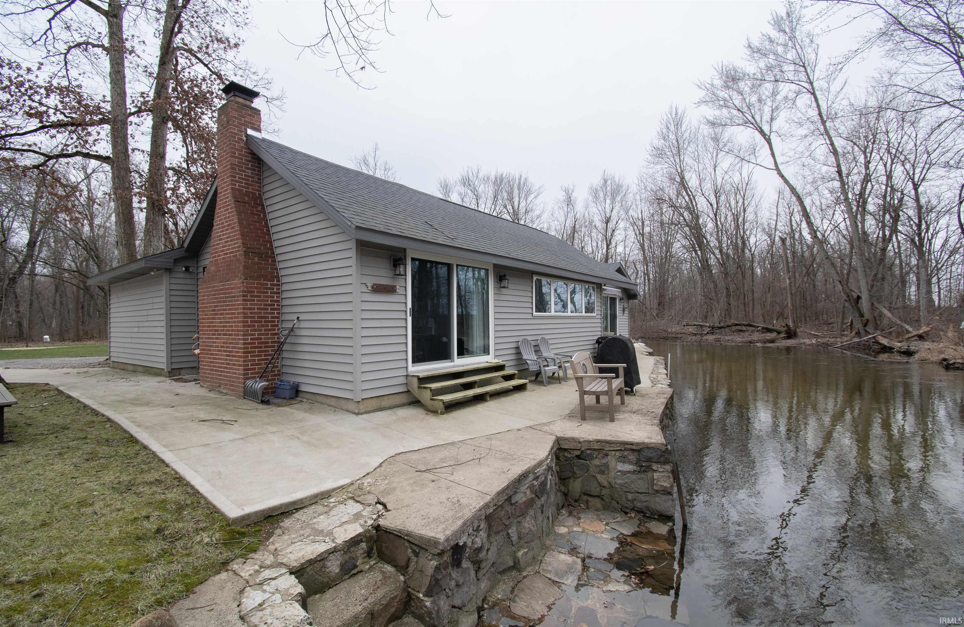 2008 E Riverside Drive Warsaw IN 46582