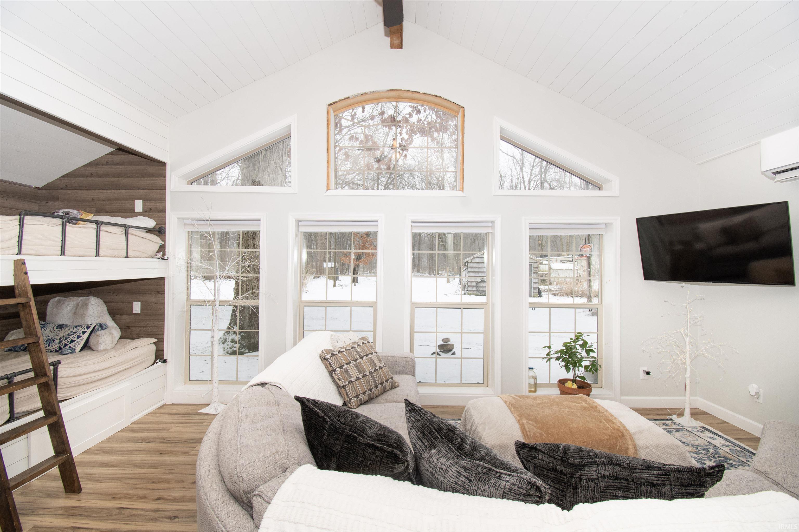 2008 E Riverside Drive Warsaw IN 46582