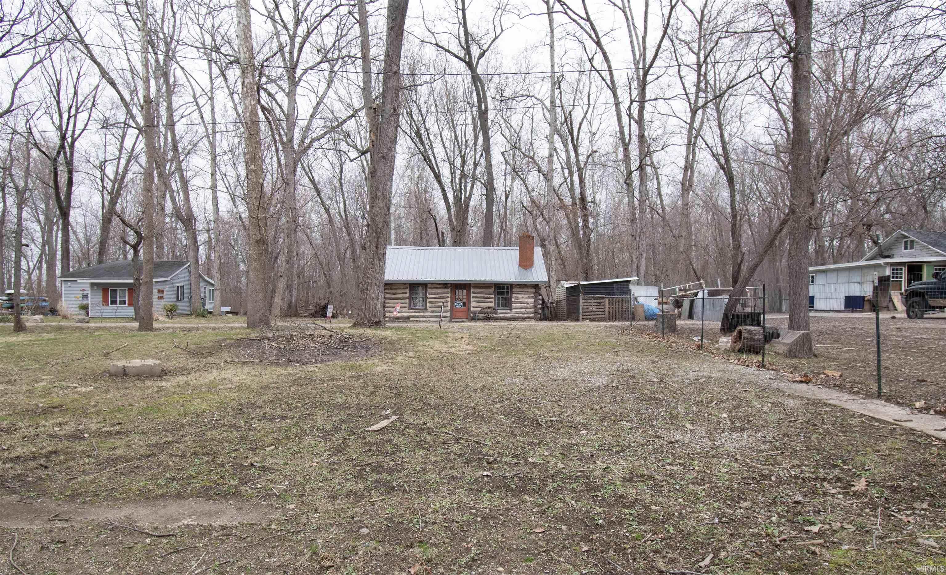 2008 E Riverside Drive Warsaw IN 46582