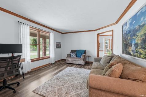 9827 Crown Point Drive Fort Wayne IN 46804