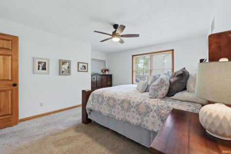9827 Crown Point Drive Fort Wayne IN 46804
