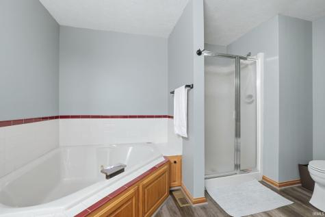 9827 Crown Point Drive Fort Wayne IN 46804