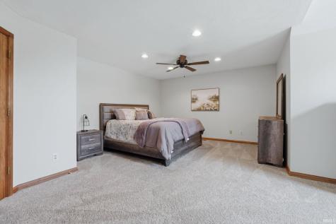 9827 Crown Point Drive Fort Wayne IN 46804