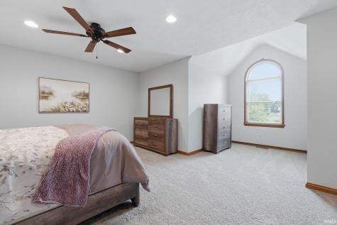 9827 Crown Point Drive Fort Wayne IN 46804