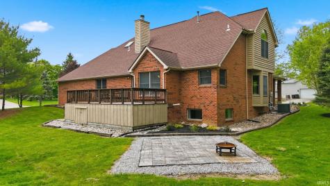 9827 Crown Point Drive Fort Wayne IN 46804