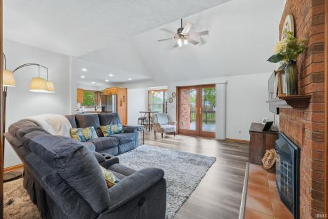 9827 Crown Point Drive Fort Wayne IN 46804