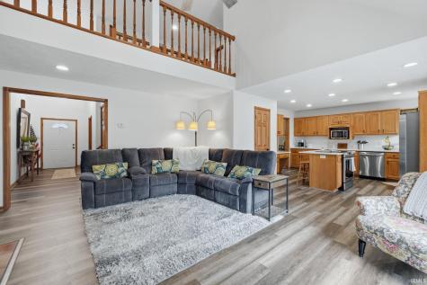 9827 Crown Point Drive Fort Wayne IN 46804