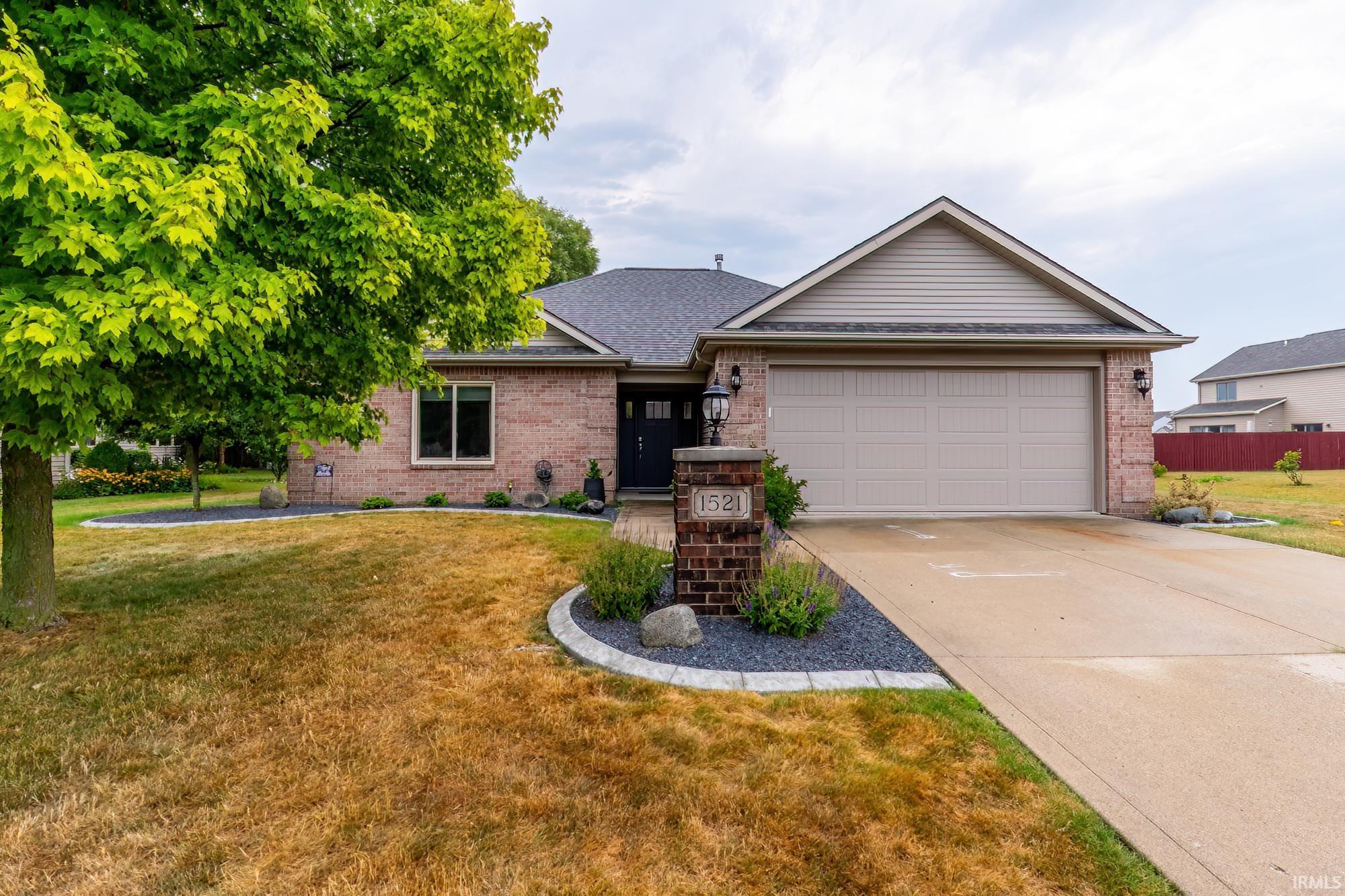 1521 Waynedale Drive Garrett IN 46738