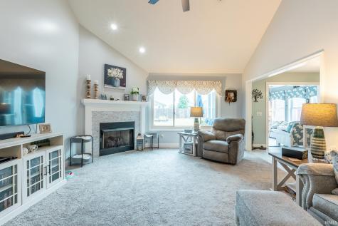 1521 Waynedale Drive Garrett IN 46738