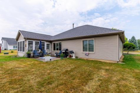 1521 Waynedale Drive Garrett IN 46738