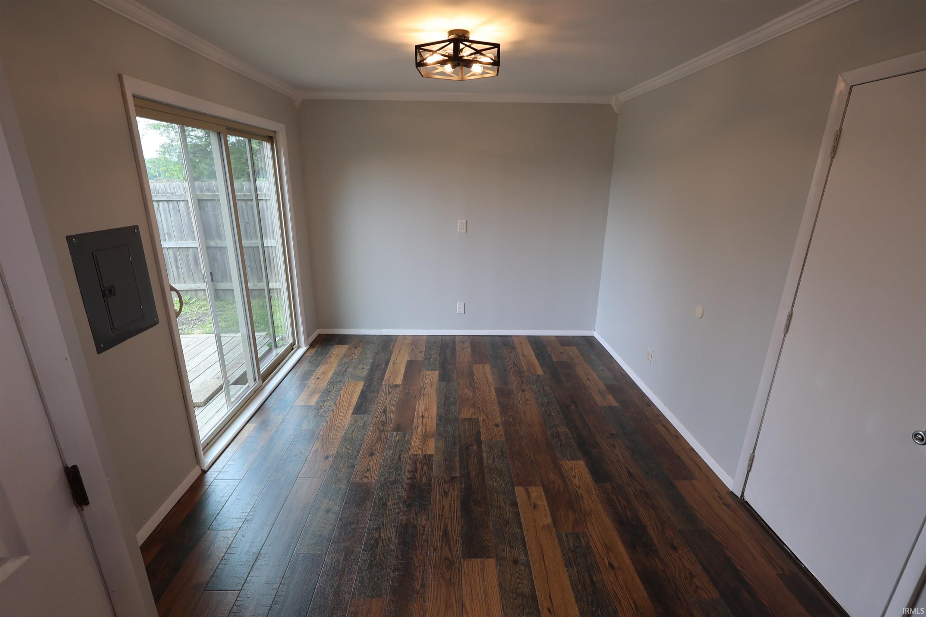 1940 Renfrew Drive South Bend IN 46614
