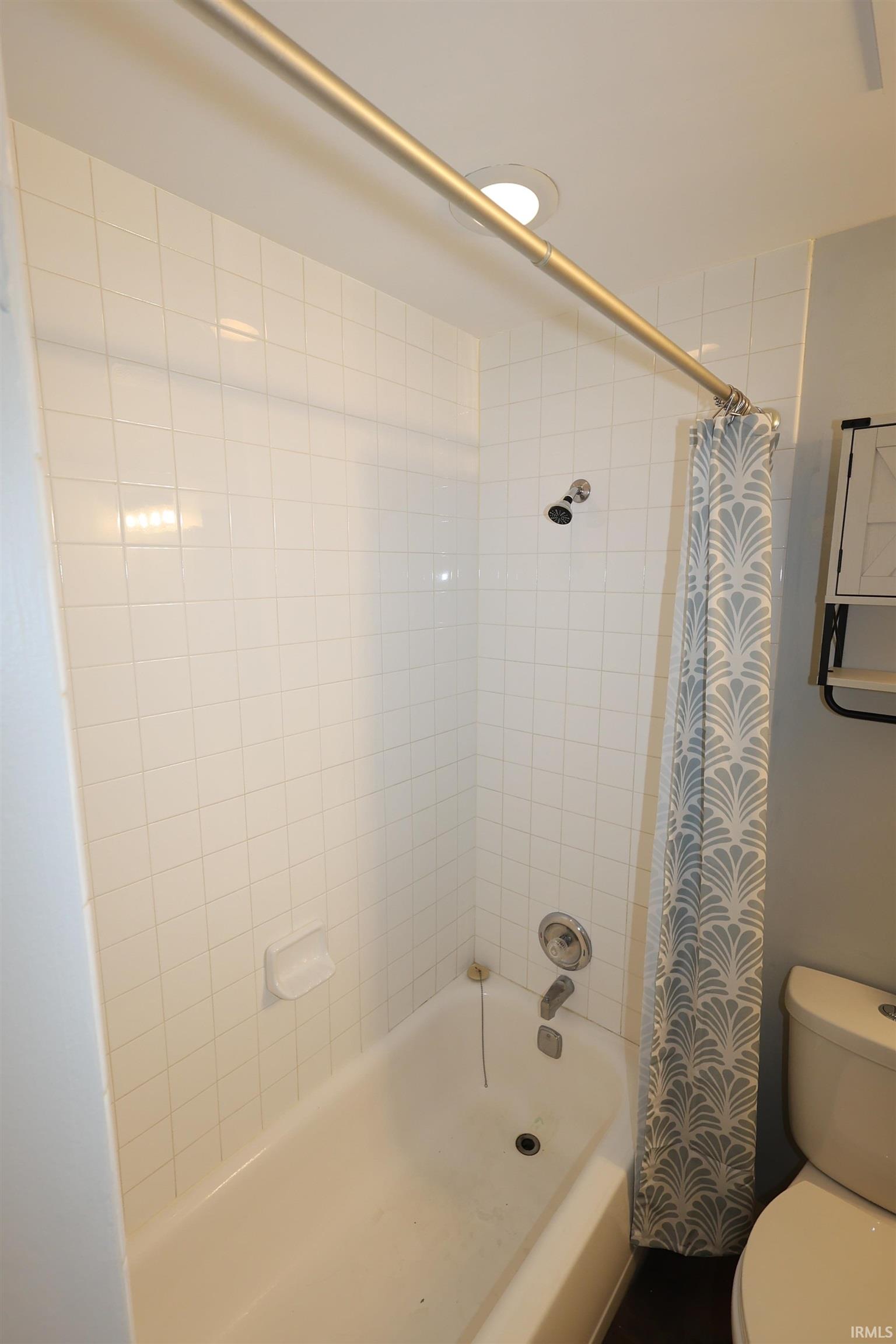1940 Renfrew Drive South Bend IN 46614