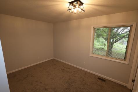 1940 Renfrew Drive South Bend IN 46614