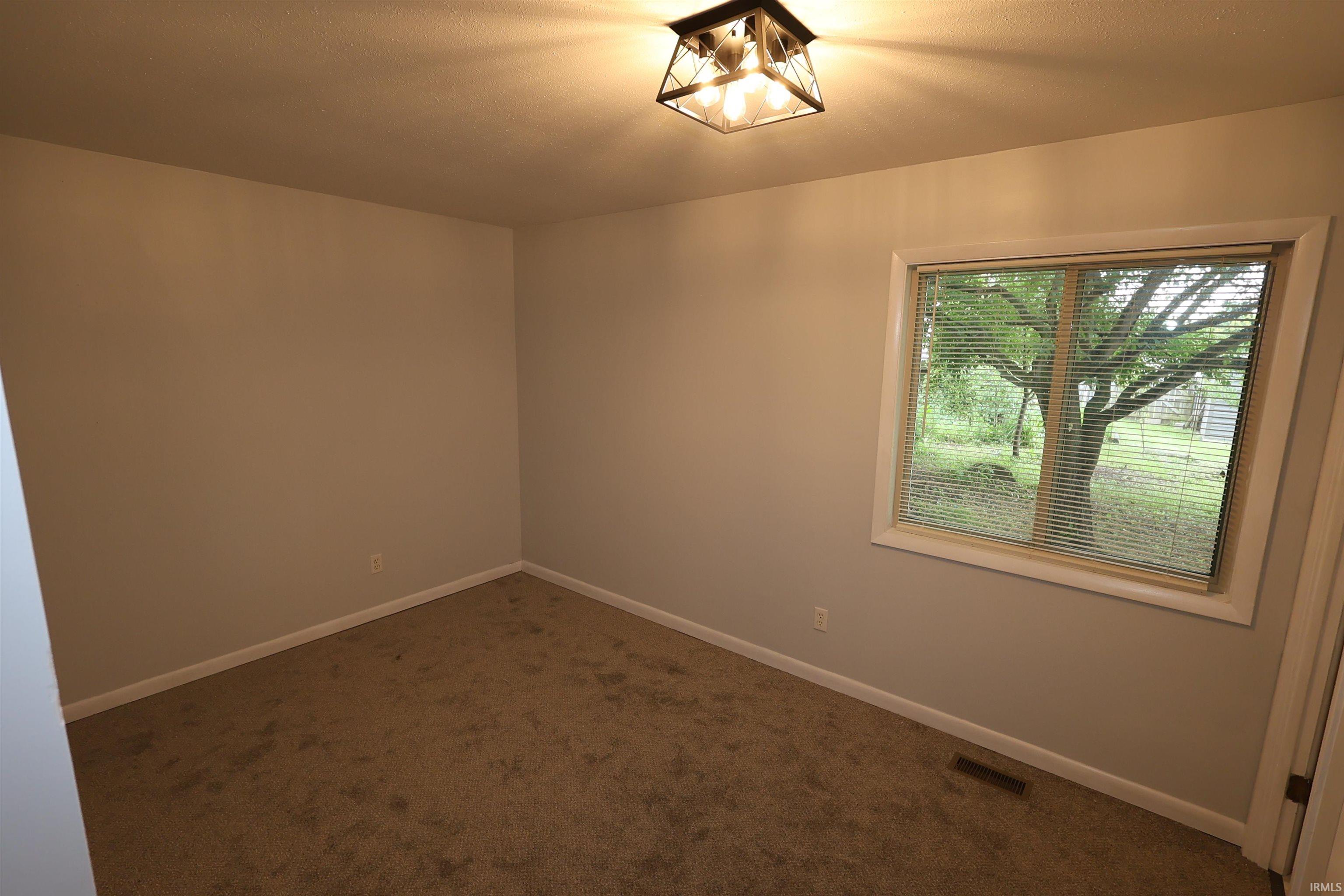 1940 Renfrew Drive South Bend IN 46614