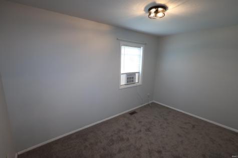 1940 Renfrew Drive South Bend IN 46614