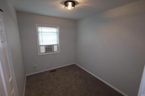 1940 Renfrew Drive South Bend IN 46614