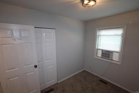 1940 Renfrew Drive South Bend IN 46614