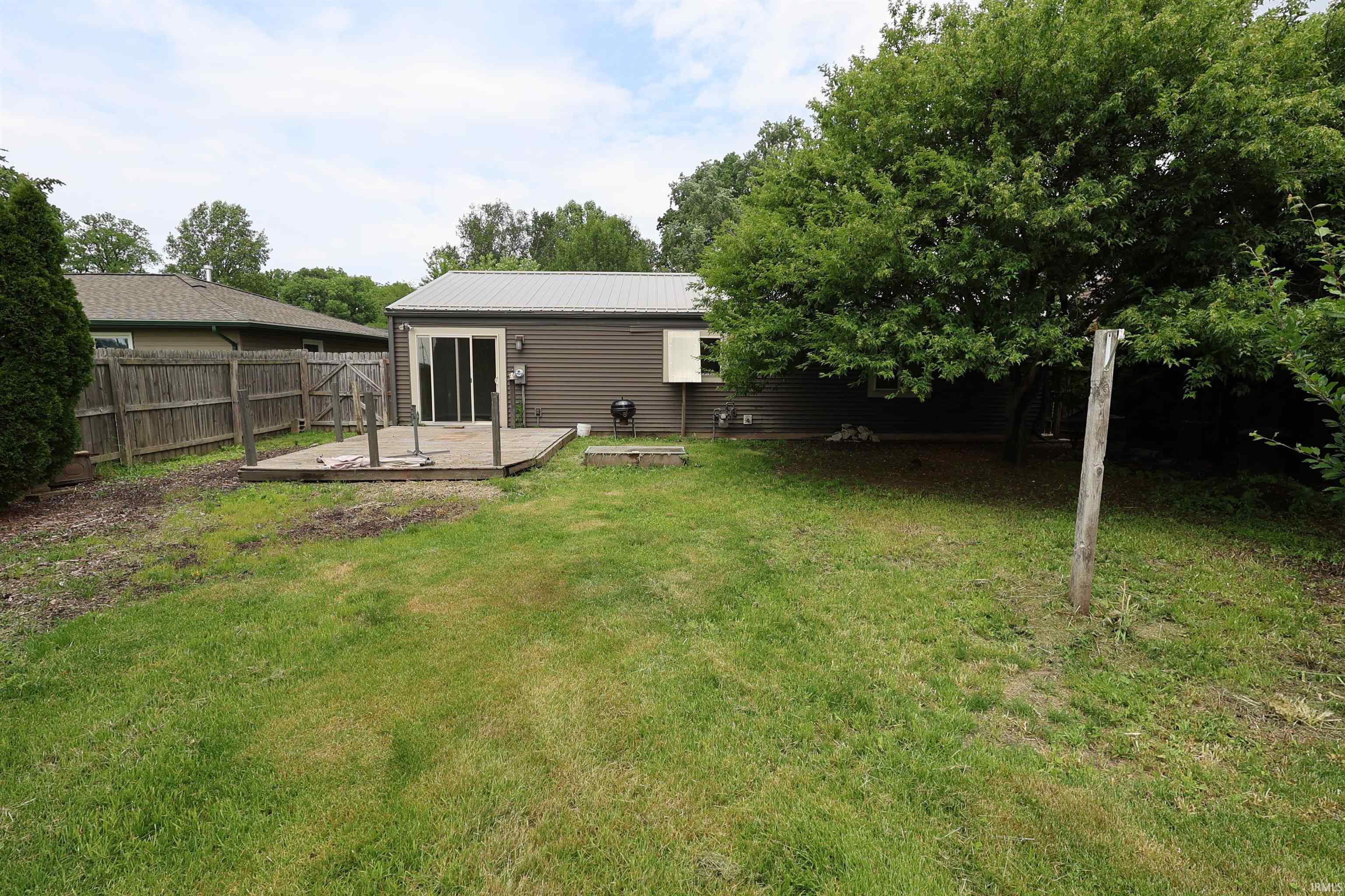 1940 Renfrew Drive South Bend IN 46614