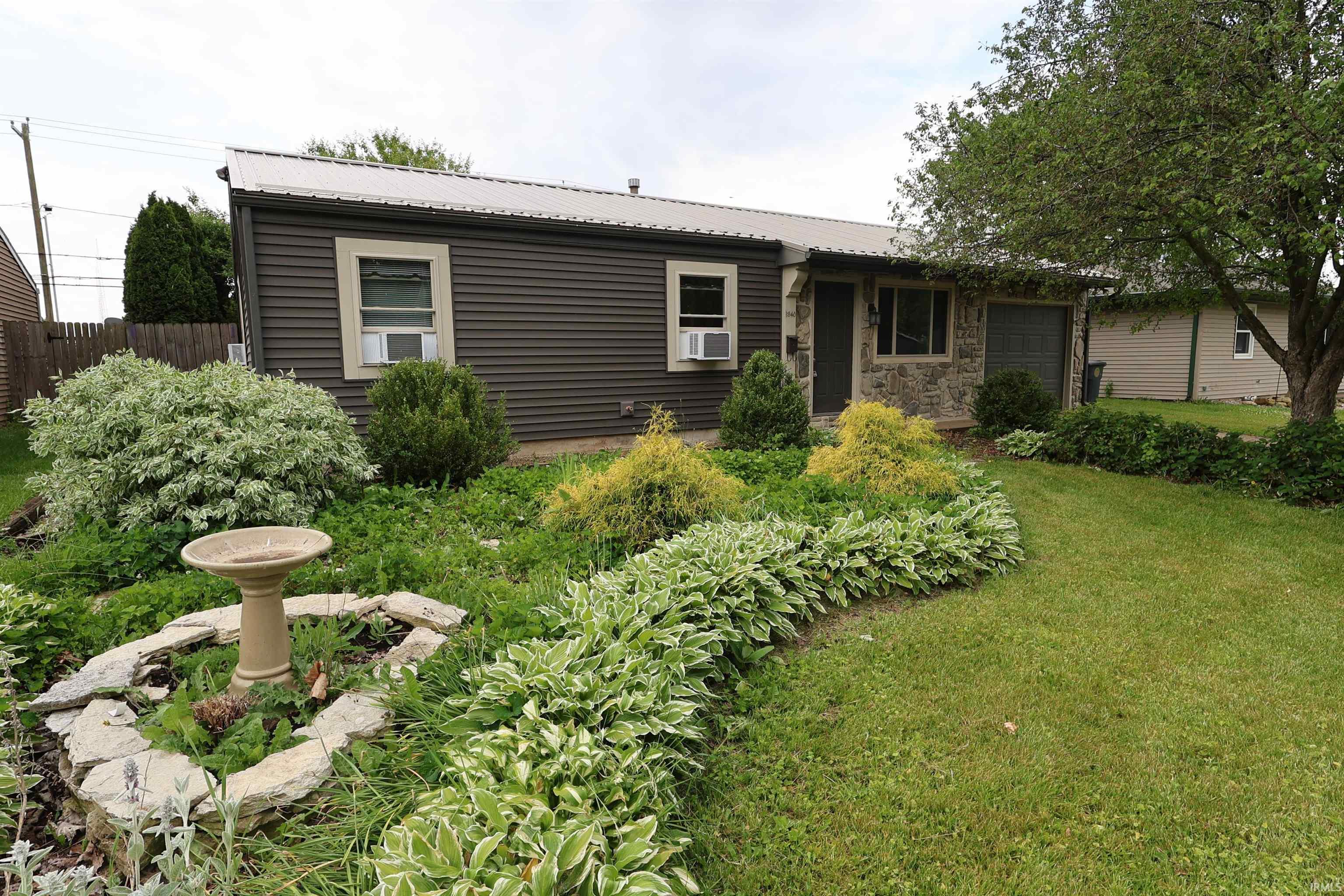 1940 Renfrew Drive South Bend IN 46614