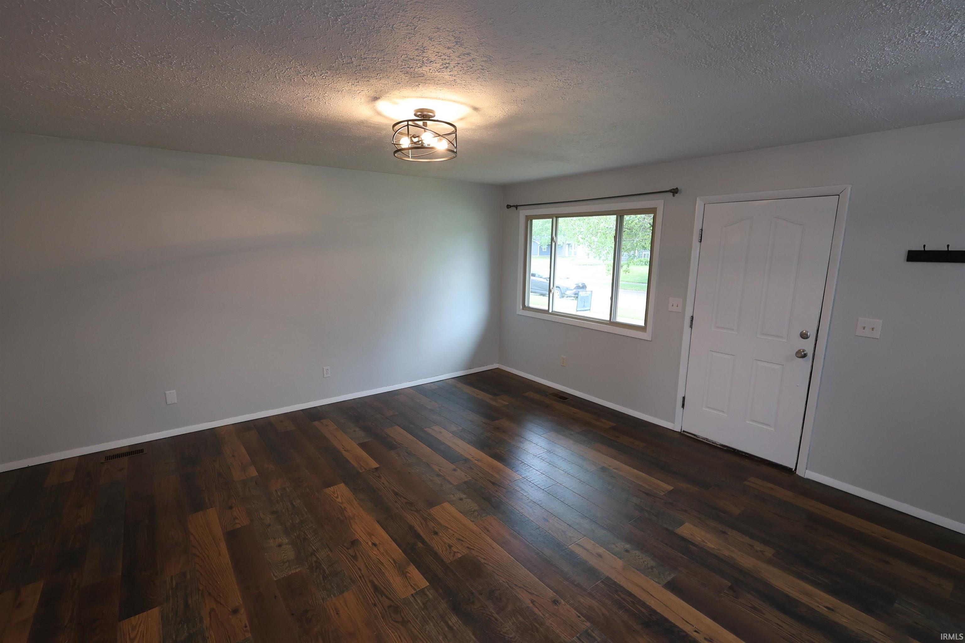 1940 Renfrew Drive South Bend IN 46614