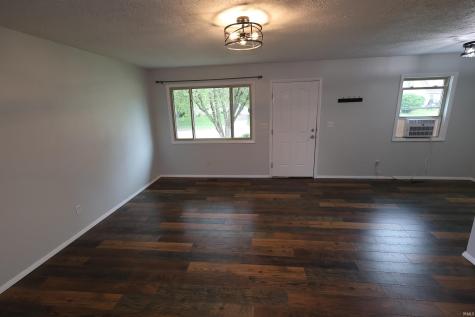 1940 Renfrew Drive South Bend IN 46614