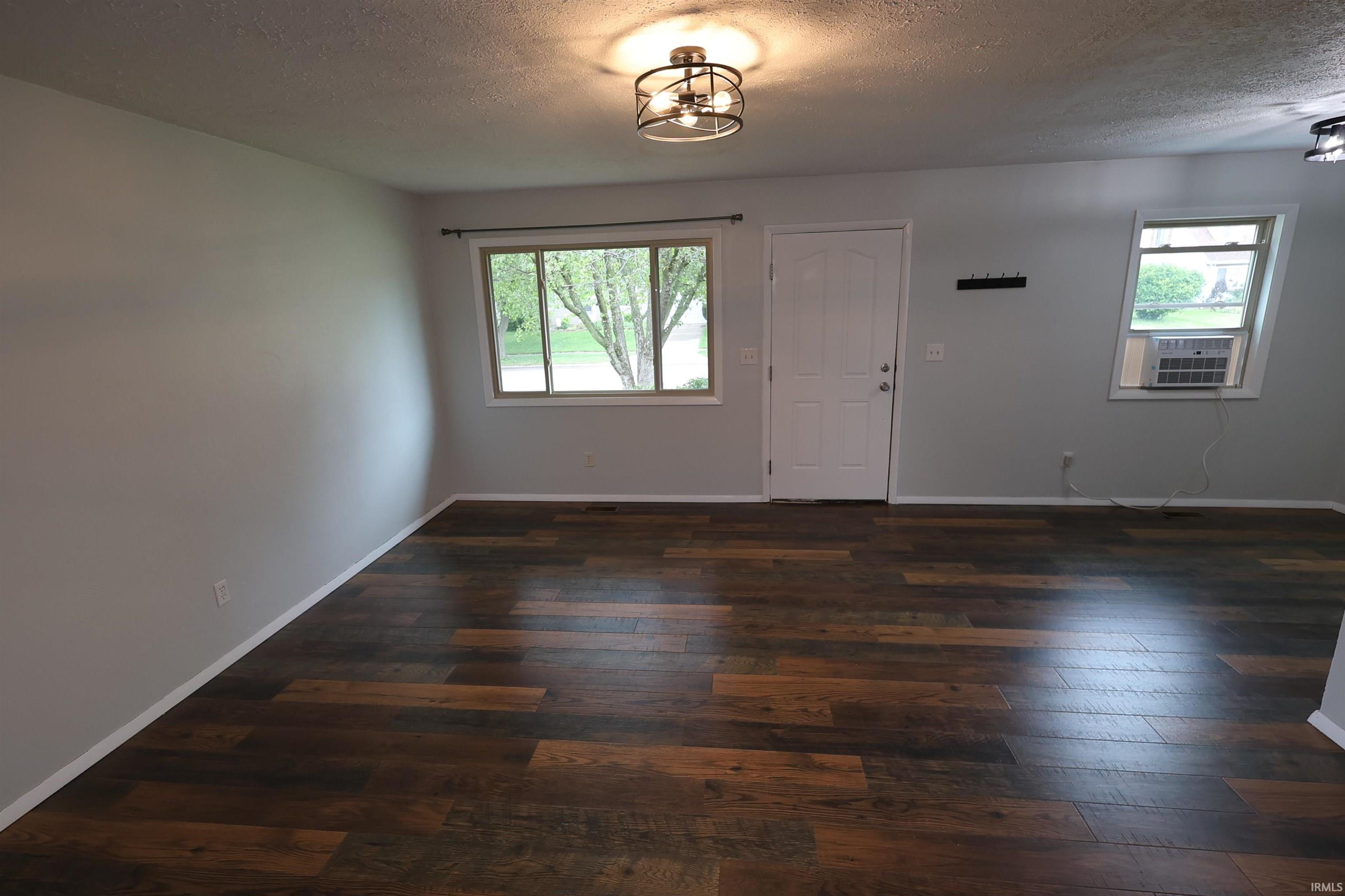 1940 Renfrew Drive South Bend IN 46614