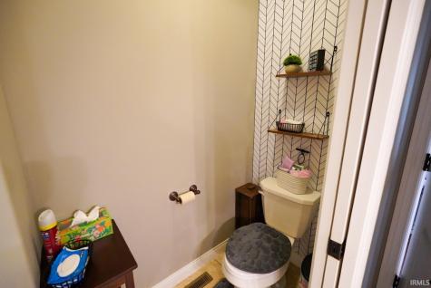 1518 Breezy Creek Drive Evansville IN 47720