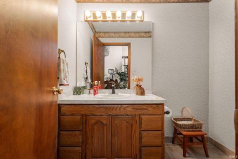 21465 Old Walnut Court South Bend IN 46628