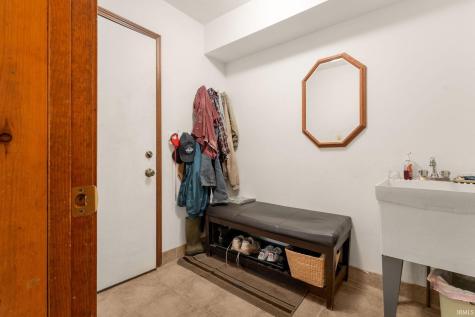 21465 Old Walnut Court South Bend IN 46628