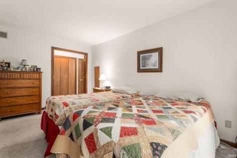 21465 Old Walnut Court South Bend IN 46628
