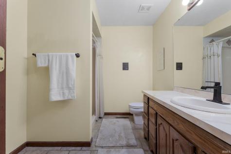 21465 Old Walnut Court South Bend IN 46628