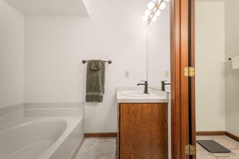 21465 Old Walnut Court South Bend IN 46628