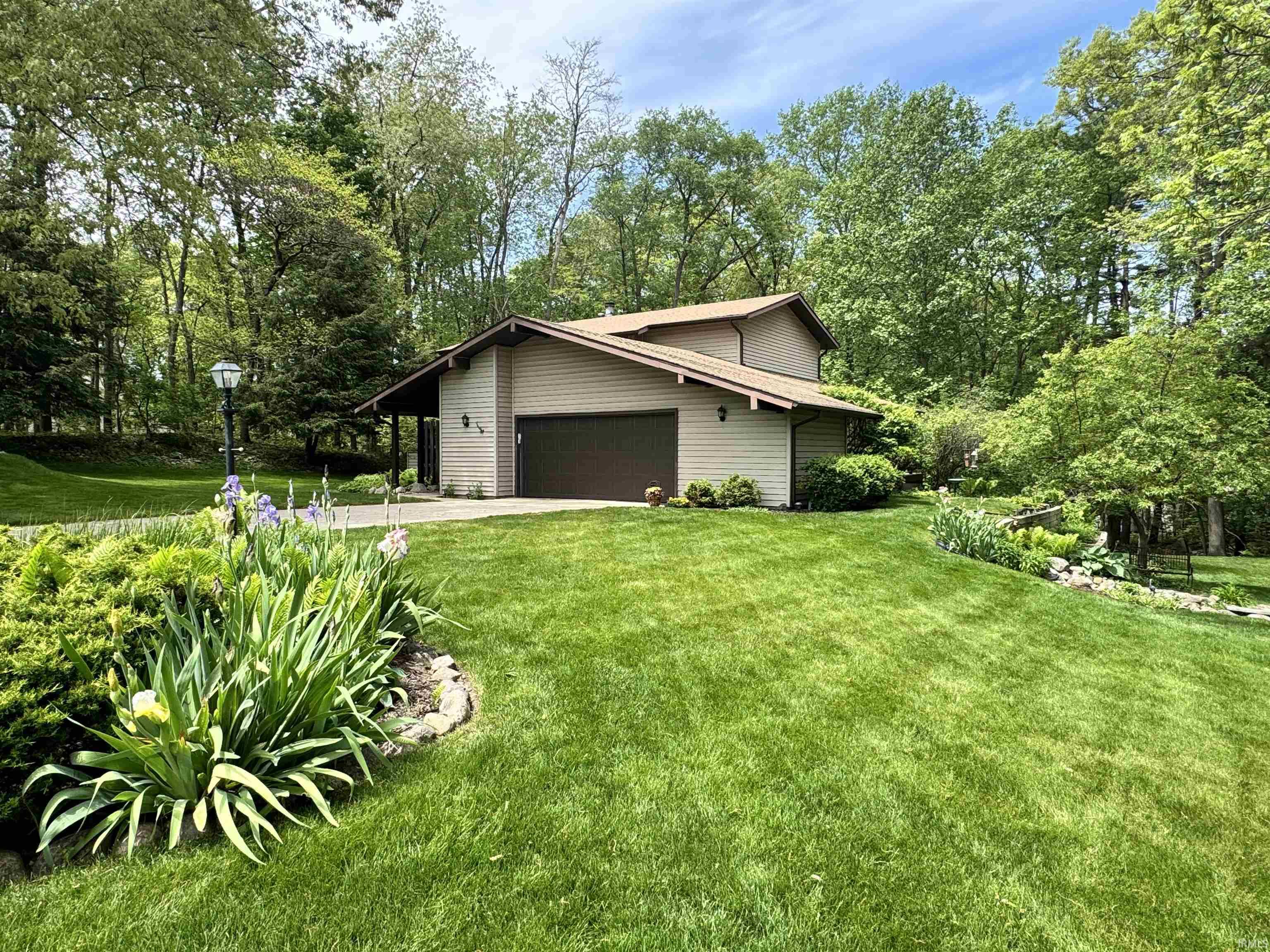 21465 Old Walnut Court South Bend IN 46628