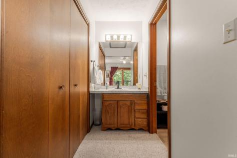 21465 Old Walnut Court South Bend IN 46628