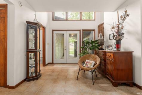21465 Old Walnut Court South Bend IN 46628
