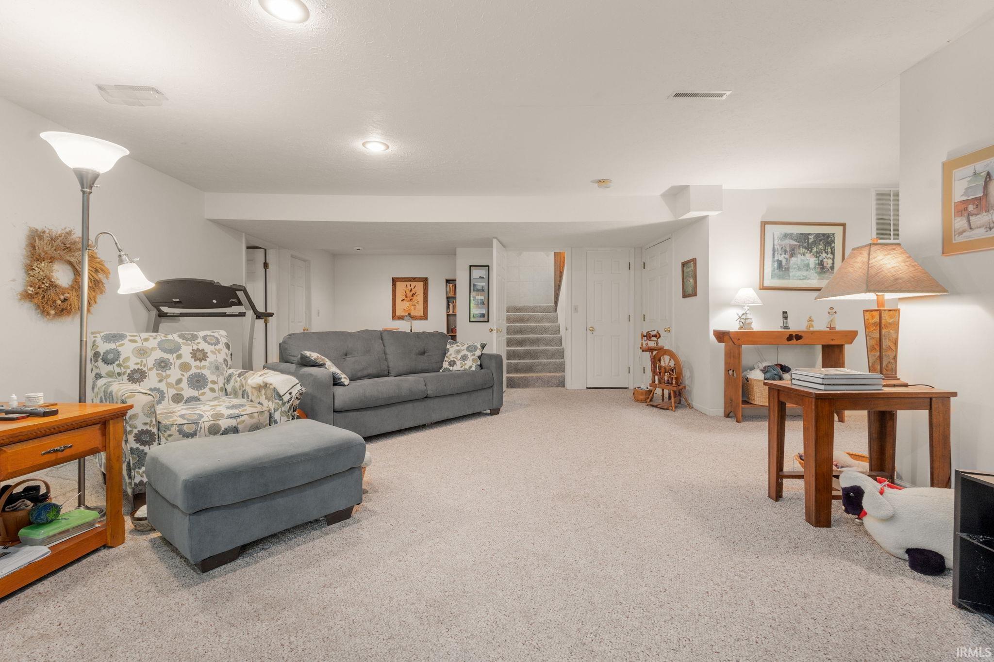 21465 Old Walnut Court South Bend IN 46628