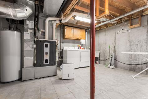 21465 Old Walnut Court South Bend IN 46628