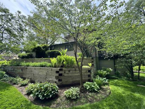 21465 Old Walnut Court South Bend IN 46628