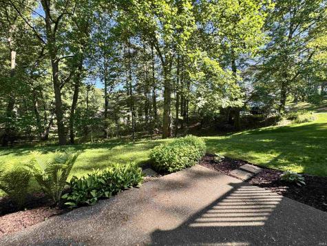 21465 Old Walnut Court South Bend IN 46628