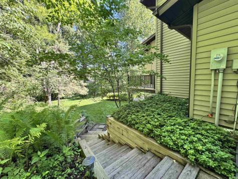 21465 Old Walnut Court South Bend IN 46628