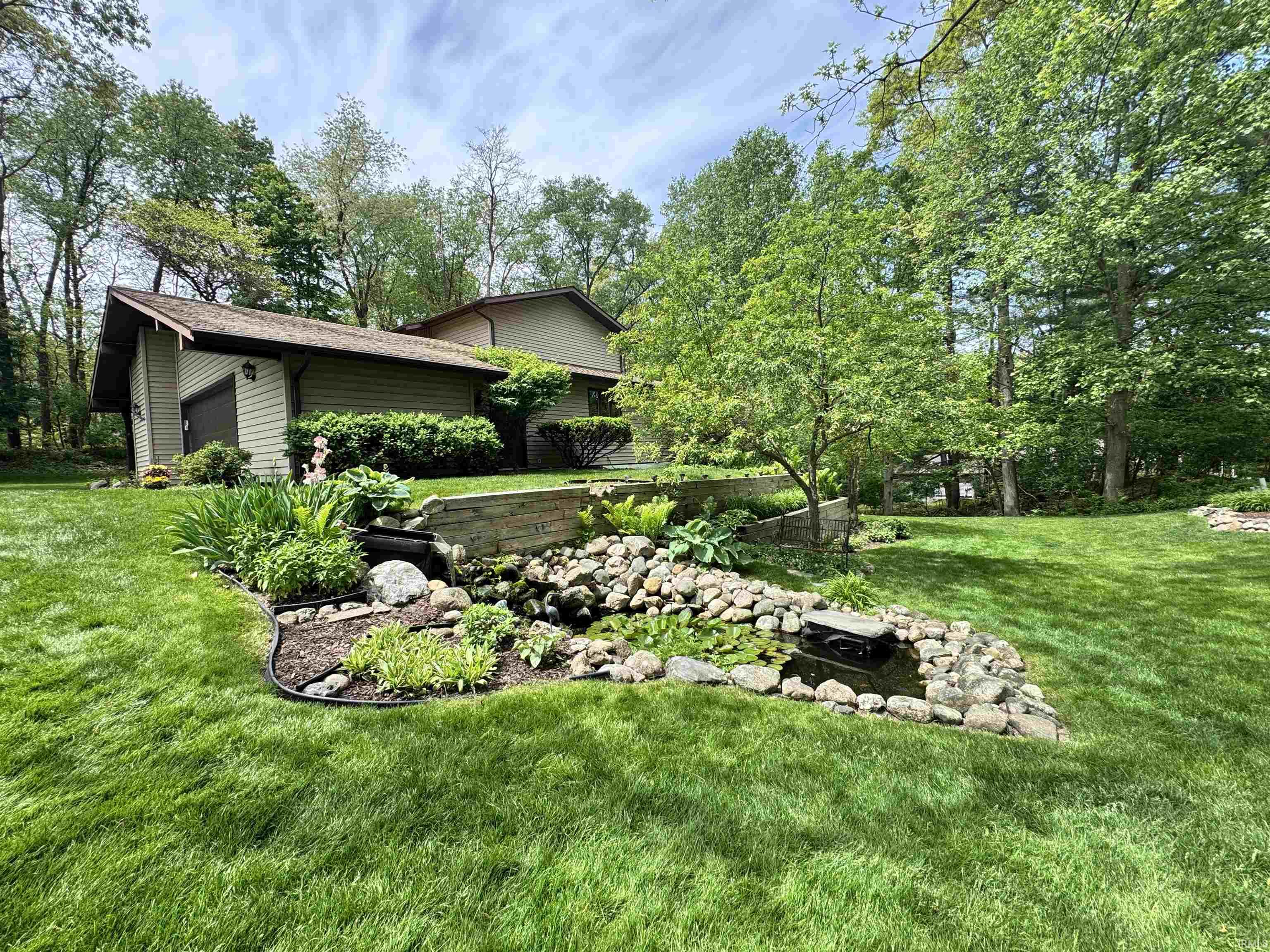 21465 Old Walnut Court South Bend IN 46628