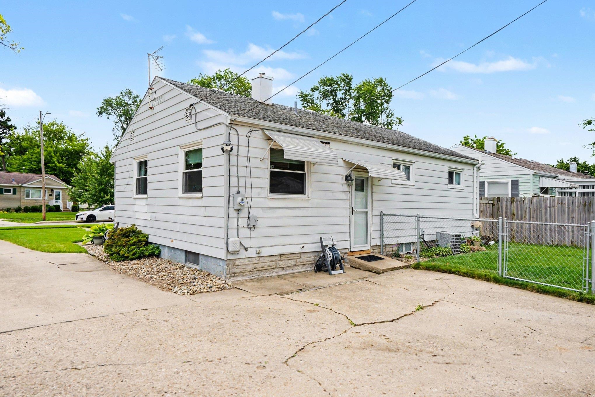 1147 Congress Street South Bend IN 46615