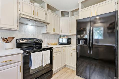 1809 Broken Oak Road Fort Wayne IN 46818