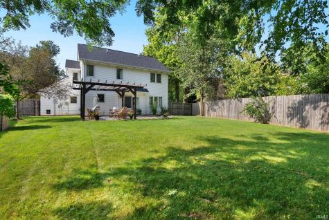 1809 Broken Oak Road Fort Wayne IN 46818